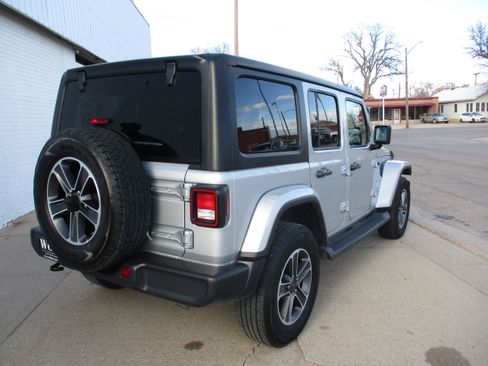 Used 2023 Jeep Wrangler Sahara image 7