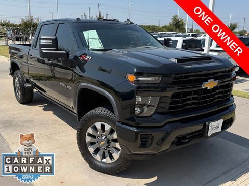 Used 2024 Chevrolet Silverado 2500 Custom w/ Custom Value Package AWD/4WD image 4