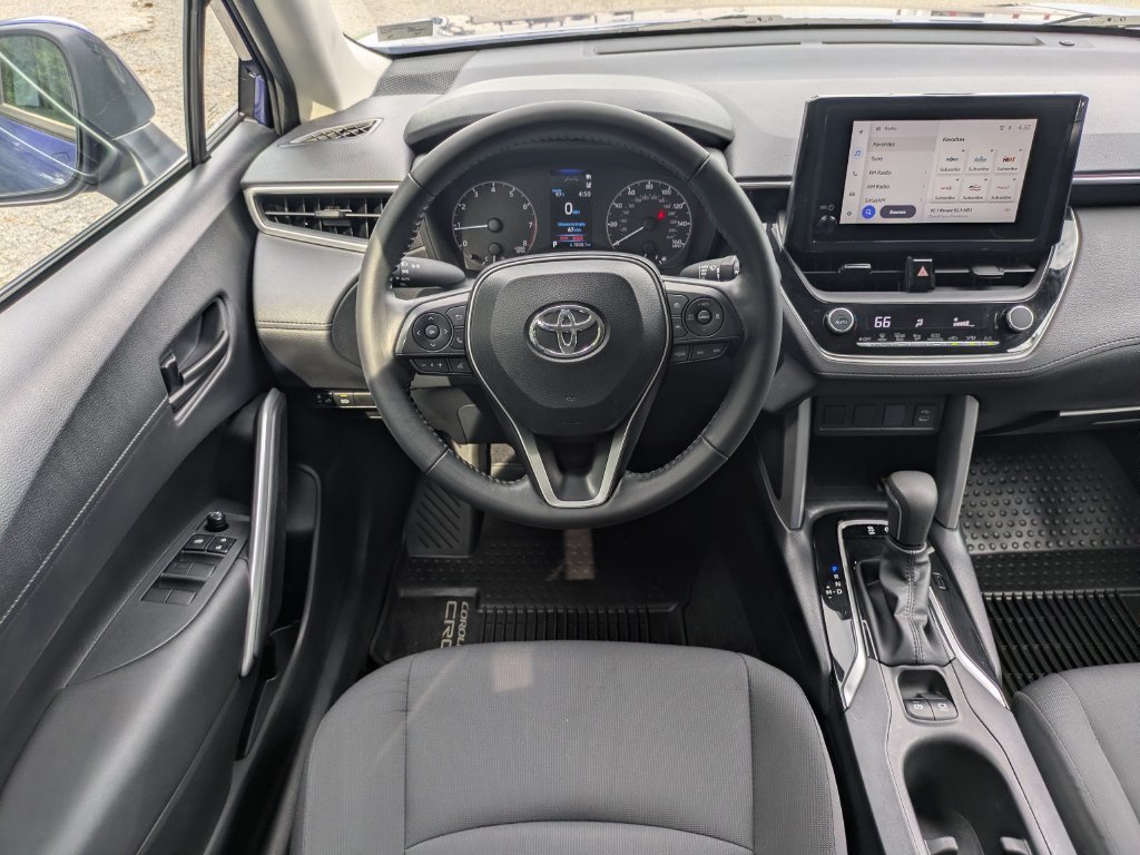 Used 2023 Toyota Corolla Cross LE AWD/4WD image 16