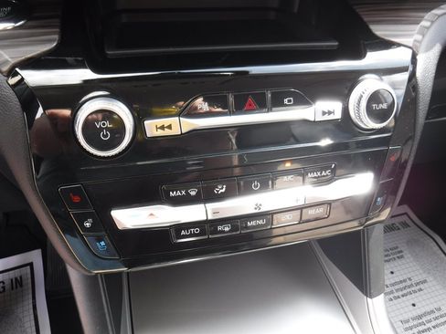 Used 2023 Ford Explorer Limited image 15