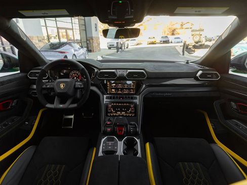 Used 2024 Lamborghini Urus Performante image 29