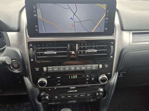 Used 2023 Lexus GX 460 Luxury w/ Accessory Package AWD/4WD image 19