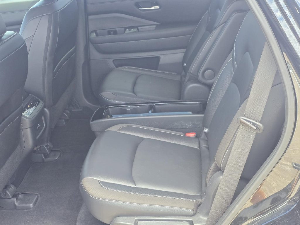 Used 2023 Nissan Pathfinder SL w/ SL Premium Package FWD image 13