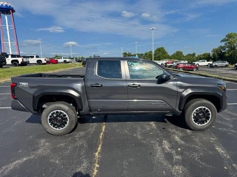 Used 2024 Toyota Tacoma TRD Off-Road AWD/4WD image 2