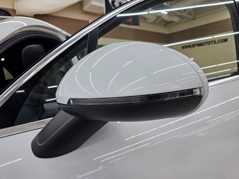 Used 2017 Porsche Macan Turbo AWD/4WD image 11