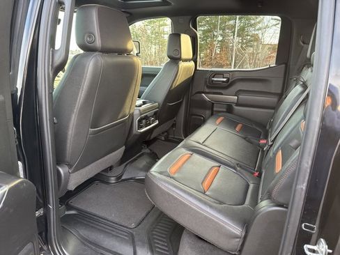 Used 2022 GMC Sierra 1500 AT4 w/ AT4 Premium Package image 16