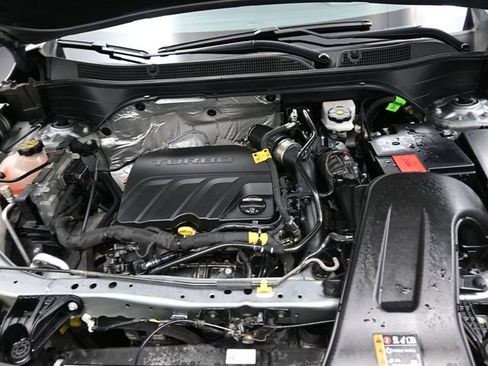 Used 2024 Chevrolet Trax LT w/ LT Convenience Package FWD image 30