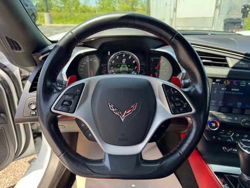 Used 2017 Chevrolet Corvette Stingray Coupe RWD image 18