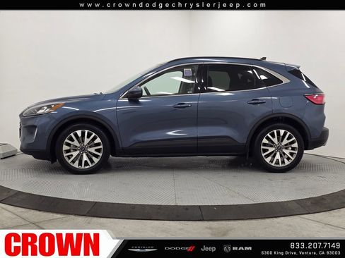Used 2020 Ford Escape Titanium FWD image 4
