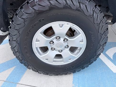 Used 2011 Toyota Tacoma 4x4 Access Cab V6 w/ TRD Off-Road Pkg image 20
