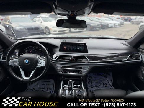 Used 2017 BMW 750i image 27