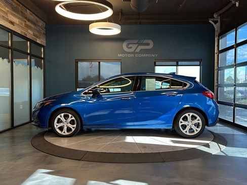 Used 2017 Chevrolet Cruze Premier w/ Enhanced Convenience Package FWD image 6