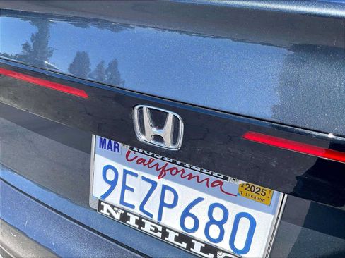 Used 2023 Honda Accord Touring image 11