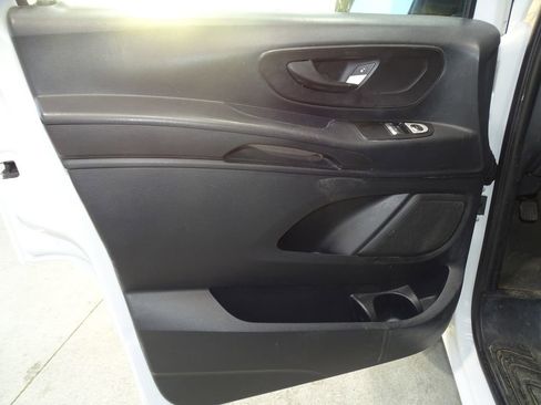 Used 2017 Mercedes-Benz Metris image 13