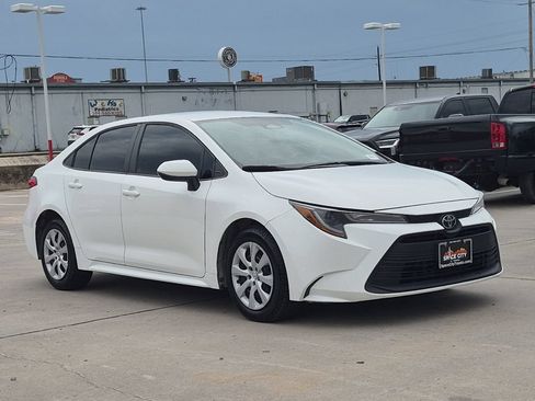 Used 2023 Toyota Corolla LE FWD image 8