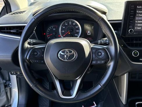 Used 2022 Toyota Corolla Cross LE image 18