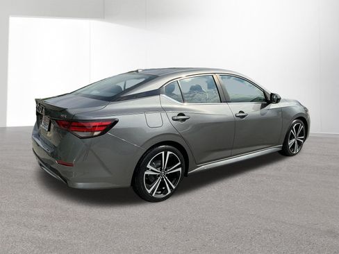 Used 2022 Nissan Sentra SR w/ Trunk Package FWD image 4