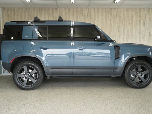 Used 2024 Land Rover Defender 110 S image 6