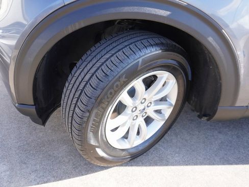 Certified 2021 Ford Explorer 2WD image 27