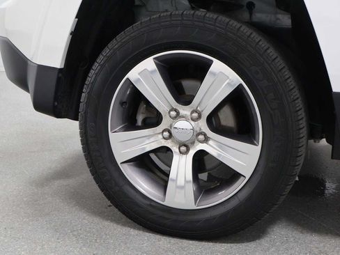 Used 2017 Jeep Patriot High Altitude AWD/4WD image 36