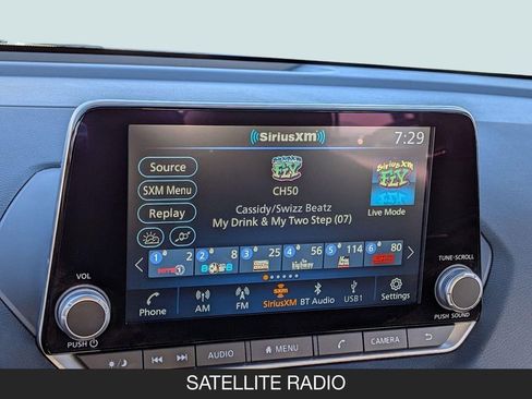 Used 2024 Nissan Sentra SV FWD image 25