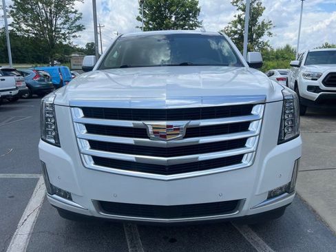 Used 2019 Cadillac Escalade Premium Luxury AWD/4WD image 2