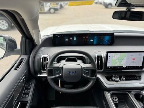 New 2026 Ford Expedition Platinum image 21