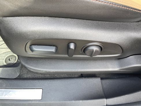 Used 2023 Chevrolet Equinox Premier image 9