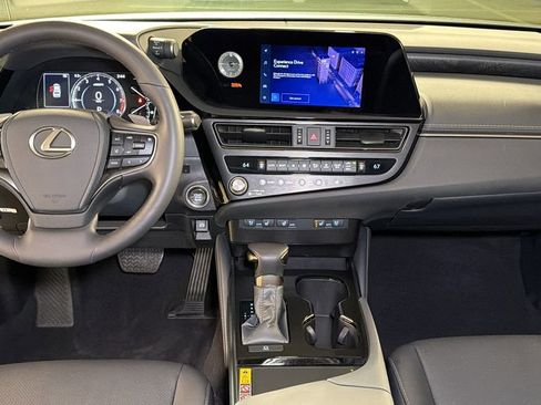 Certified 2025 Lexus ES 350 w/ Premium Package image 15