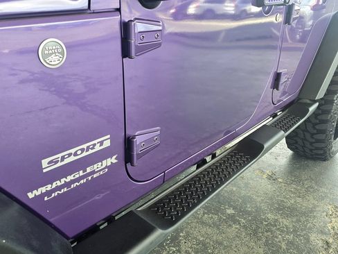 Used 2018 Jeep Wrangler Unlimited Sport S AWD/4WD image 32