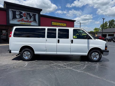 Used 2014 GMC Savana 3500 LT w/ LT Preferred Equipment Group RWD image 8
