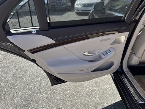 Used 2015 Mercedes-Benz S 550 Sedan image 12