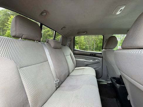 Used 2012 Toyota Tacoma PreRunner w/ SR5 Pkg RWD image 20