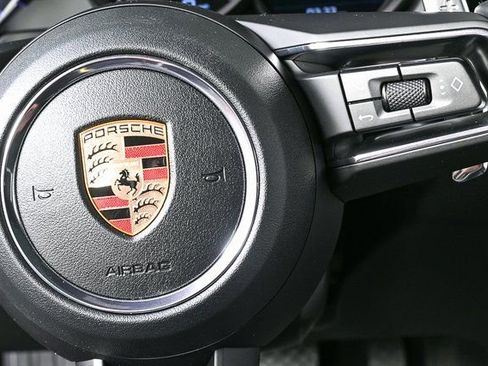 Used 2026 Porsche Macan image 12