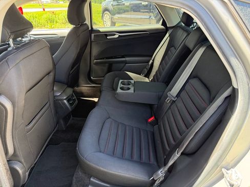 Used 2015 Ford Fusion SE FWD image 14