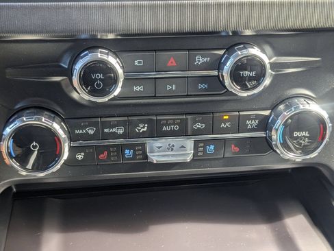 New 2026 Ford F250 Platinum w/ Tremor Off-Road Package AWD/4WD image 24
