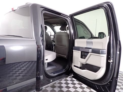 Used 2022 Ford F250 XLT w/ Black Appearance Package AWD/4WD image 35