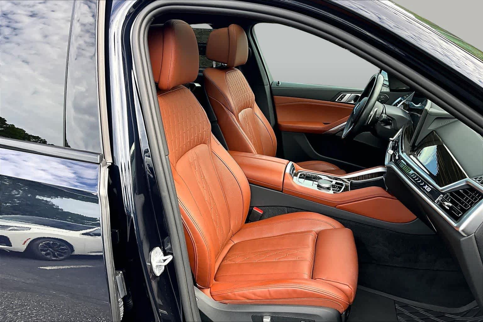 Used 2024 BMW X6 xDrive40i w/ Premium Package AWD/4WD image 9