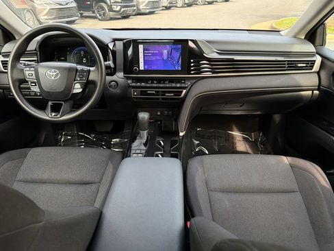 Used 2025 Toyota Camry LE FWD image 12