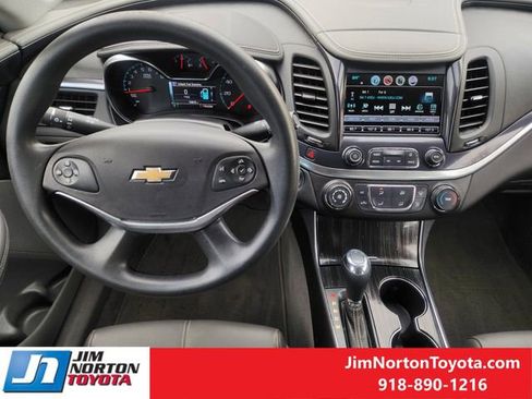 Used 2018 Chevrolet Impala LS image 27