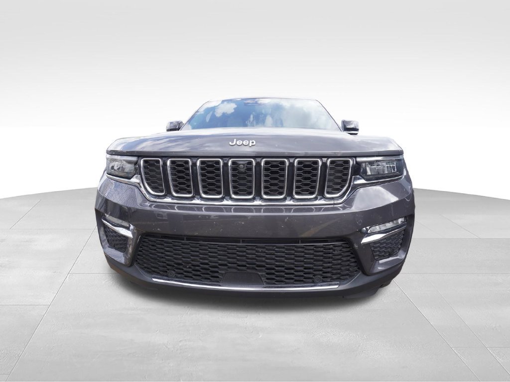 Used 2023 Jeep Grand Cherokee Limited w/ Luxury Tech Group II AWD/4WD image 2