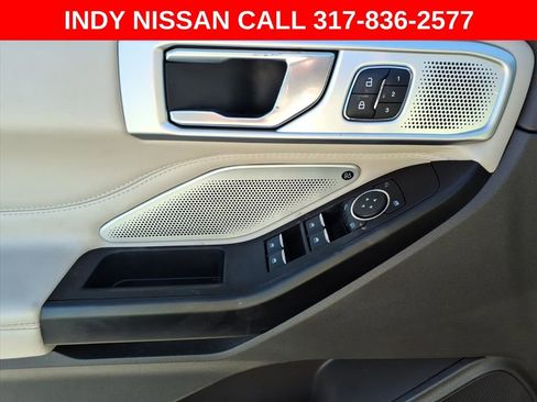 Used 2020 Ford Explorer Platinum w/ Premium Technology Package image 12