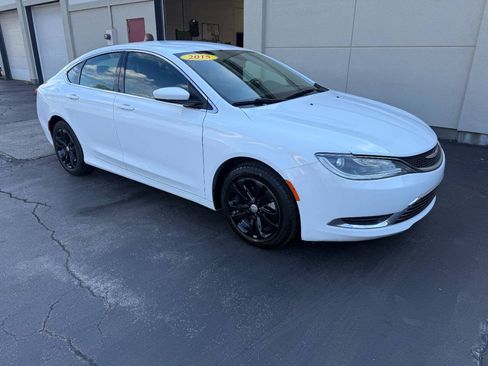 Used 2015 Chrysler 200 Limited FWD image 1