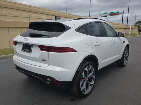 Used 2020 Jaguar E-PACE SE image 4