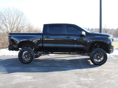 Used 2022 Chevrolet Silverado 1500 LT Trail Boss w/ Bed Protection Package image 2