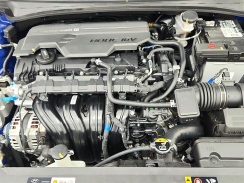 Used 2025 Hyundai Elantra SEL image 38