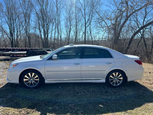 Used 2011 Toyota Avalon image 4