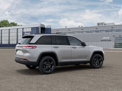 New 2025 Jeep Grand Cherokee Limited w/ Luxury Tech Group II AWD/4WD image 4
