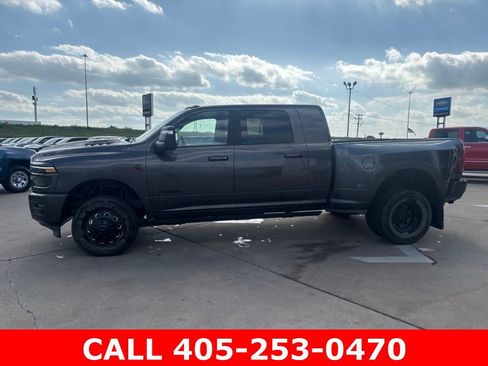 Used 2025 RAM 3500 Laramie AWD/4WD image 3