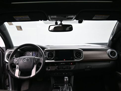 Used 2017 Toyota Tacoma Limited w/ Tow Package image 29